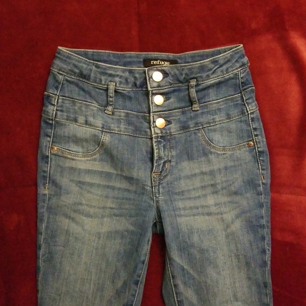 High waisted jeans